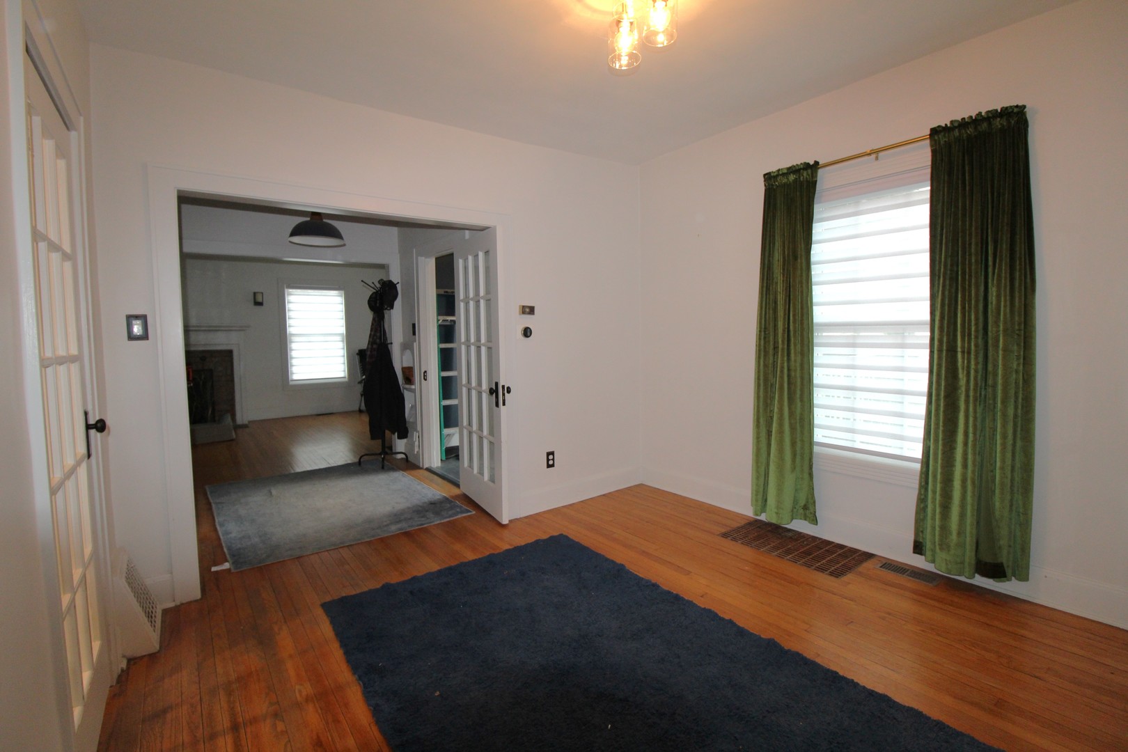 111 Manor Avenue, Fox Lake, IL 60020