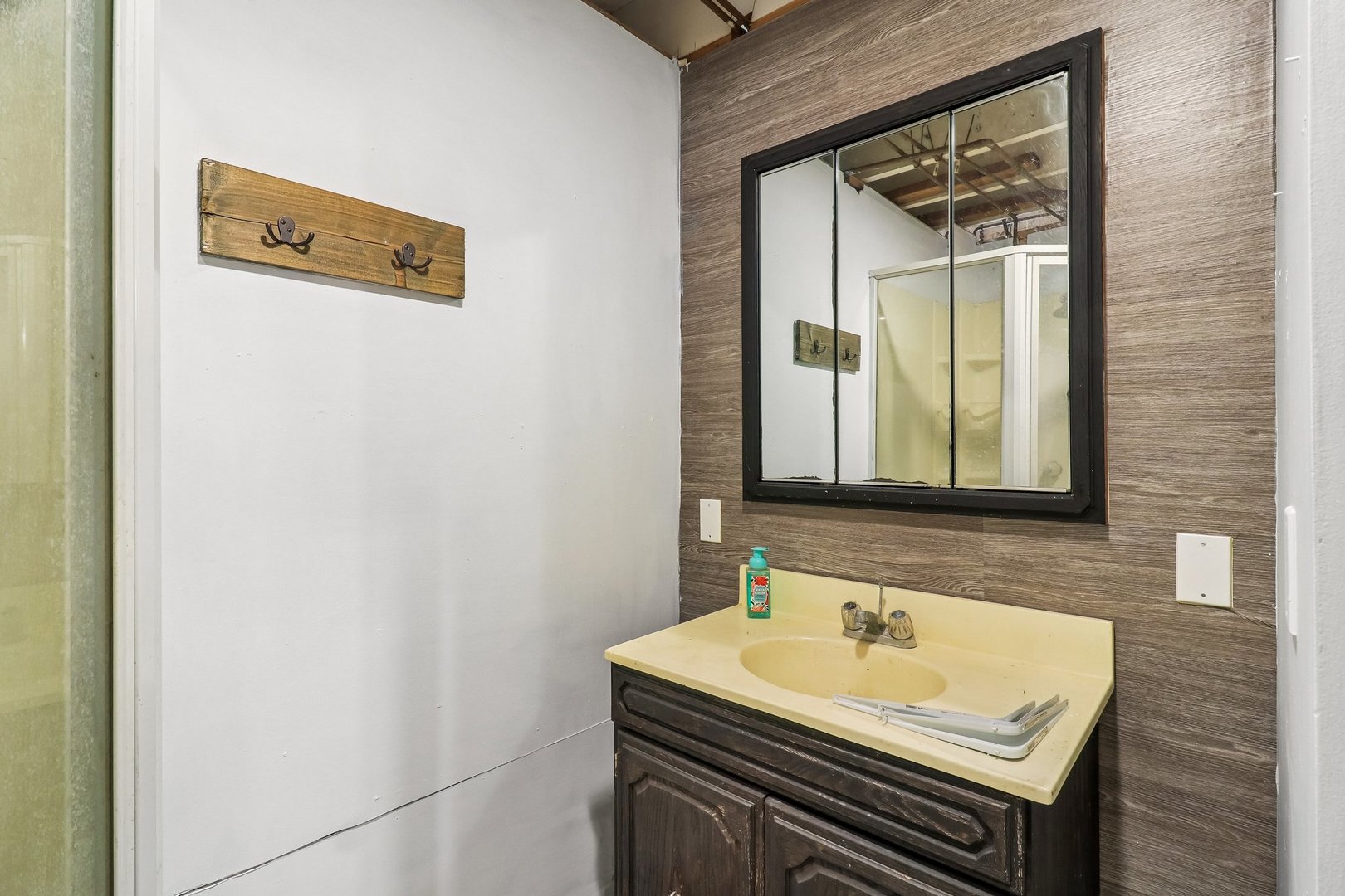3908 W Kane Avenue, McHenry, IL 60050