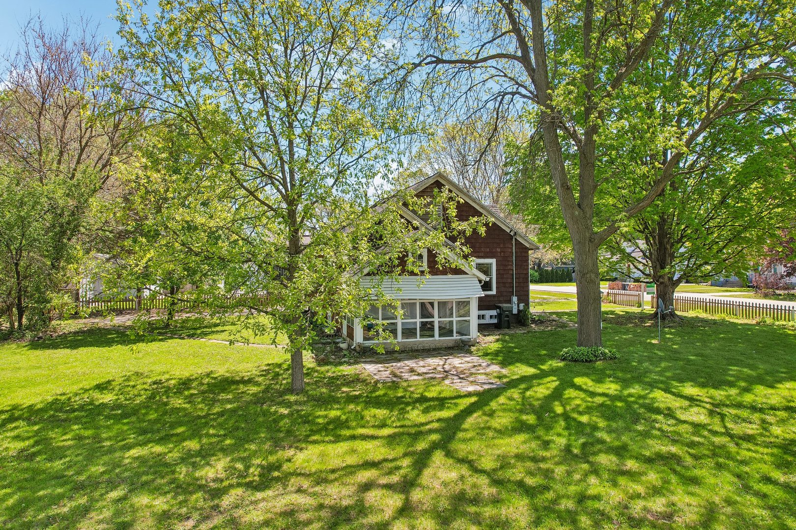 3908 W Kane Avenue, McHenry, IL 60050