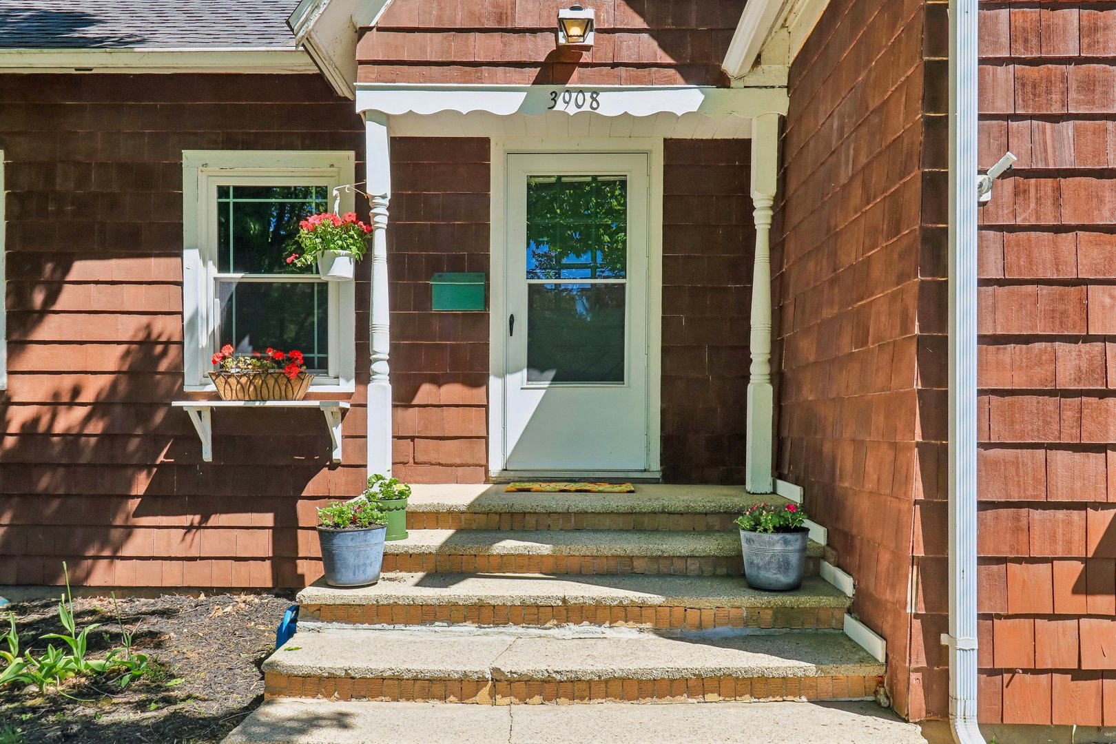 3908 W Kane Avenue, McHenry, IL 60050