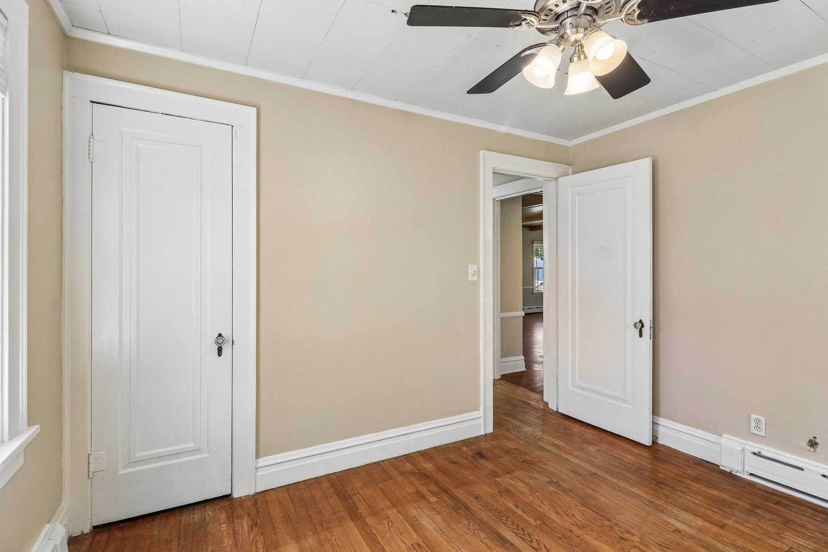 3908 W Kane Avenue, McHenry, IL 60050