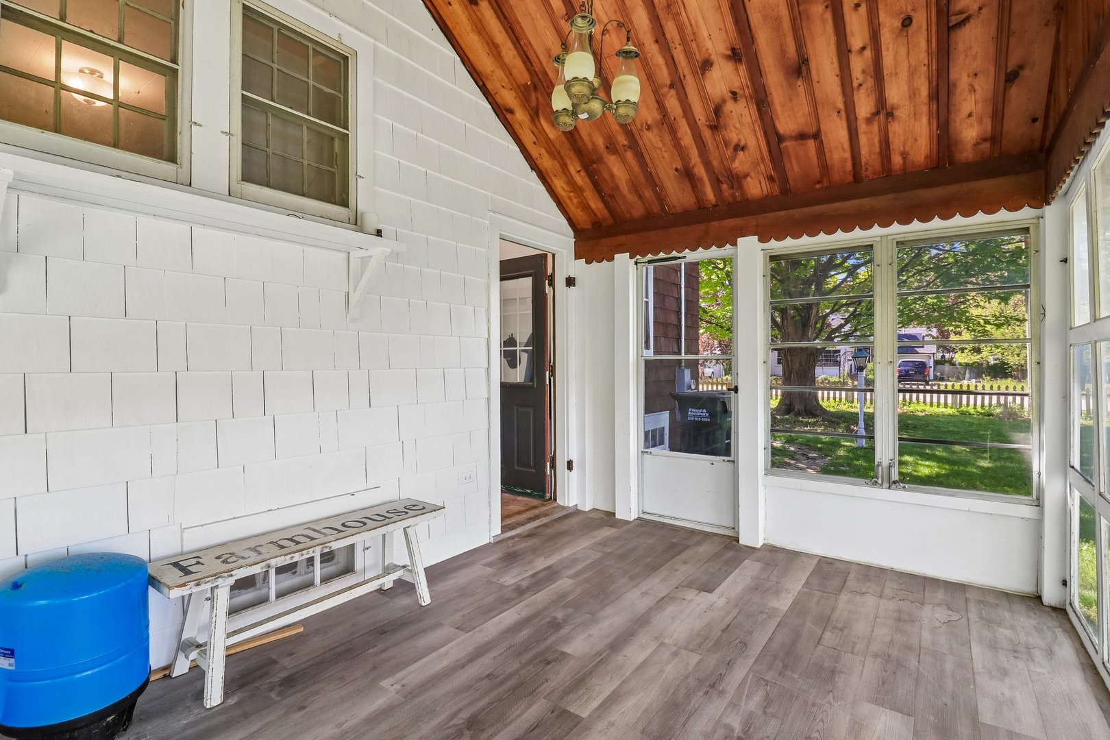 3908 W Kane Avenue, McHenry, IL 60050