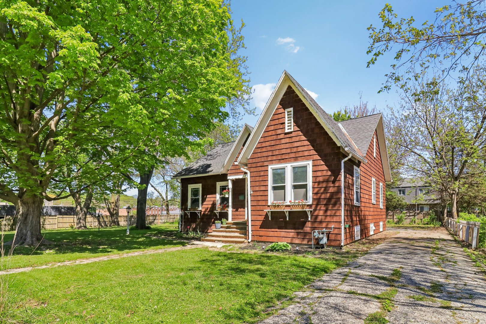 3908 W Kane Avenue, McHenry, IL 60050