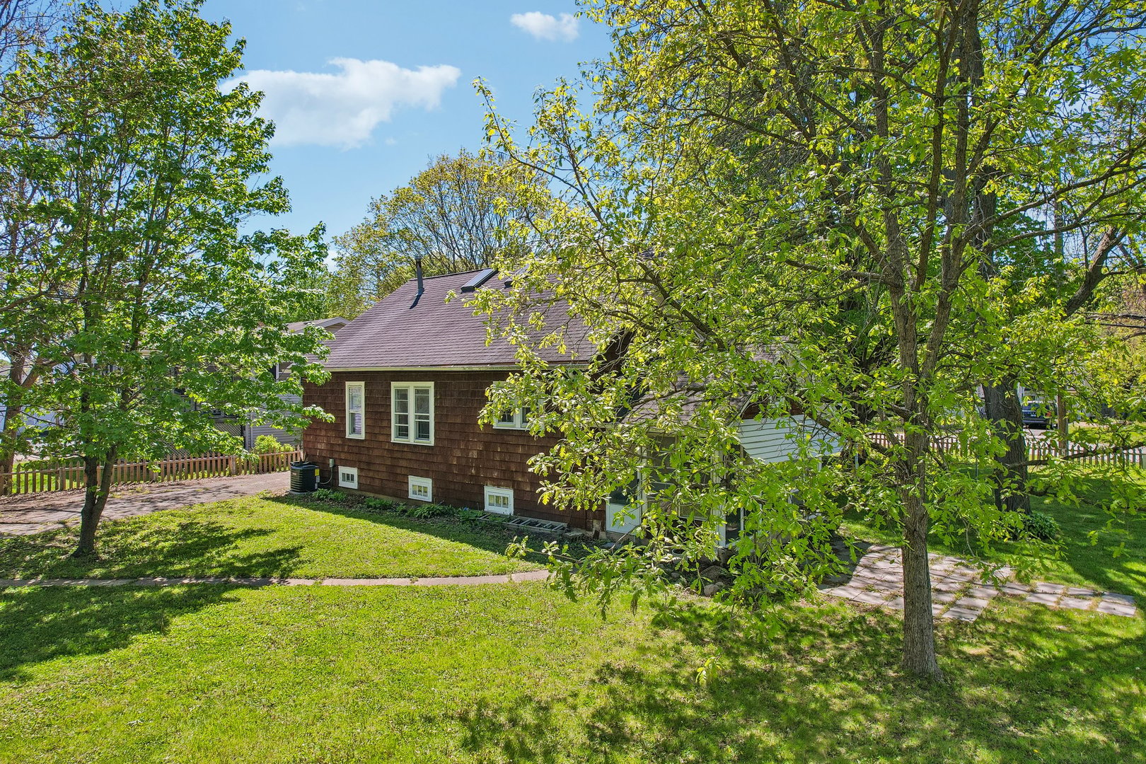 3908 W Kane Avenue, McHenry, IL 60050