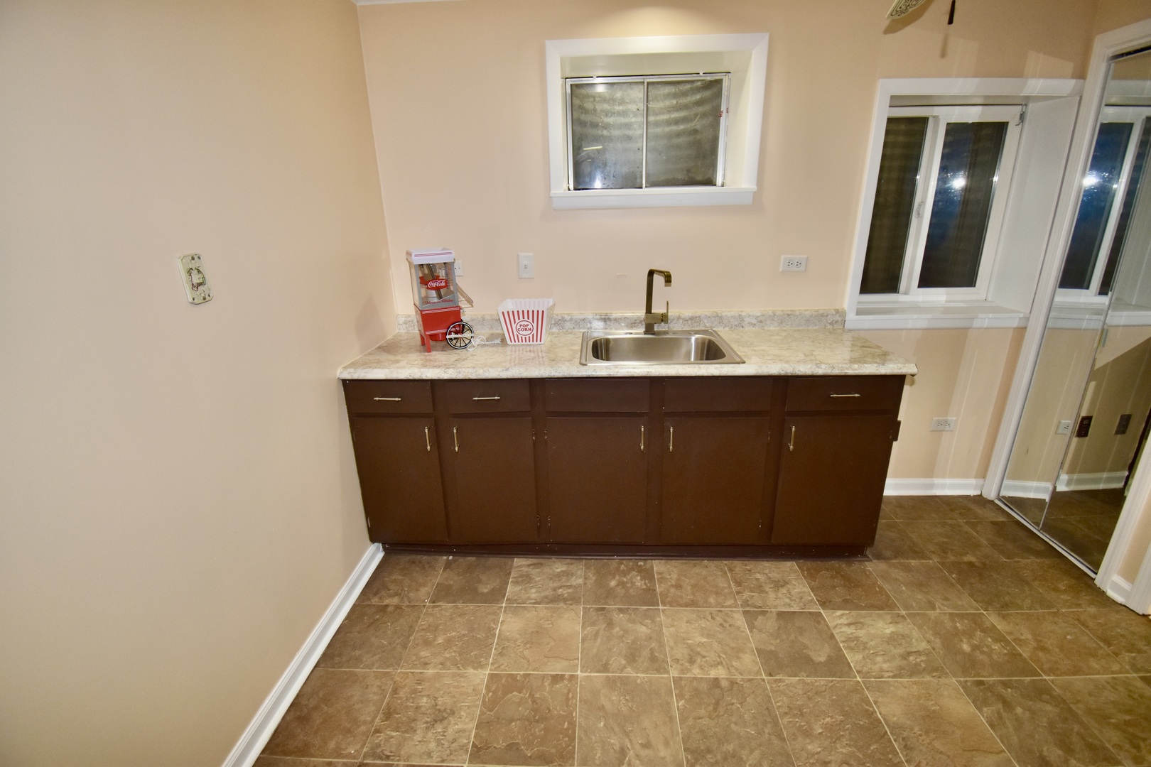 649 WILBUR Court, Gurnee, IL 60031