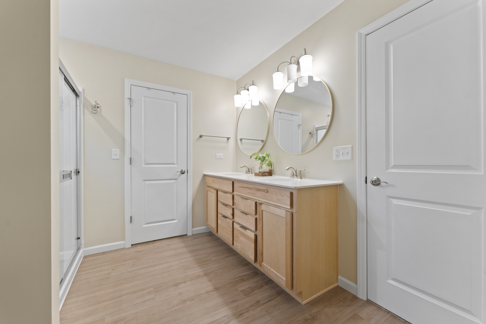 1017 Kessler Drive, Mundelein, IL 60060