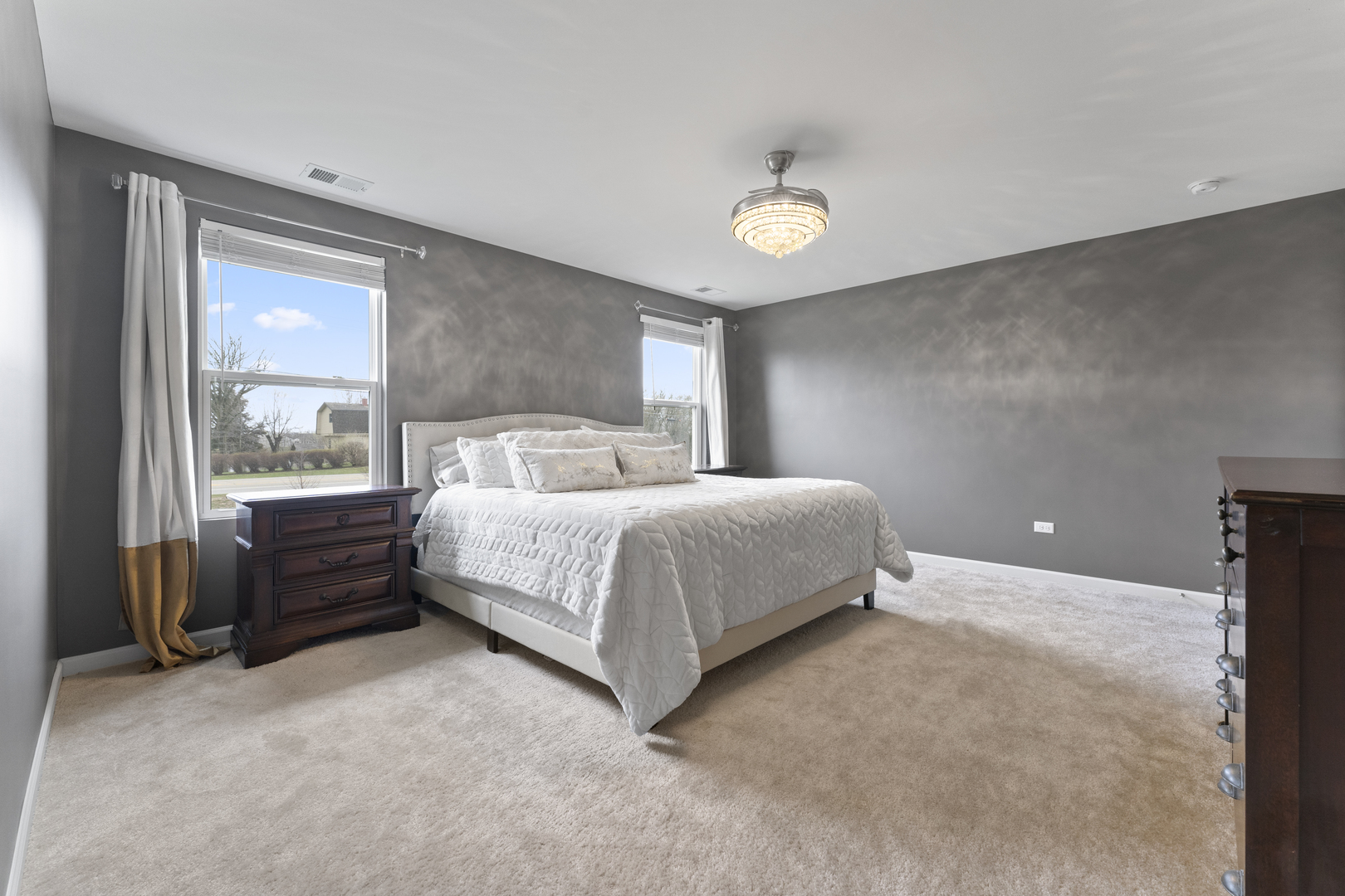 1017 Kessler Drive, Mundelein, IL 60060