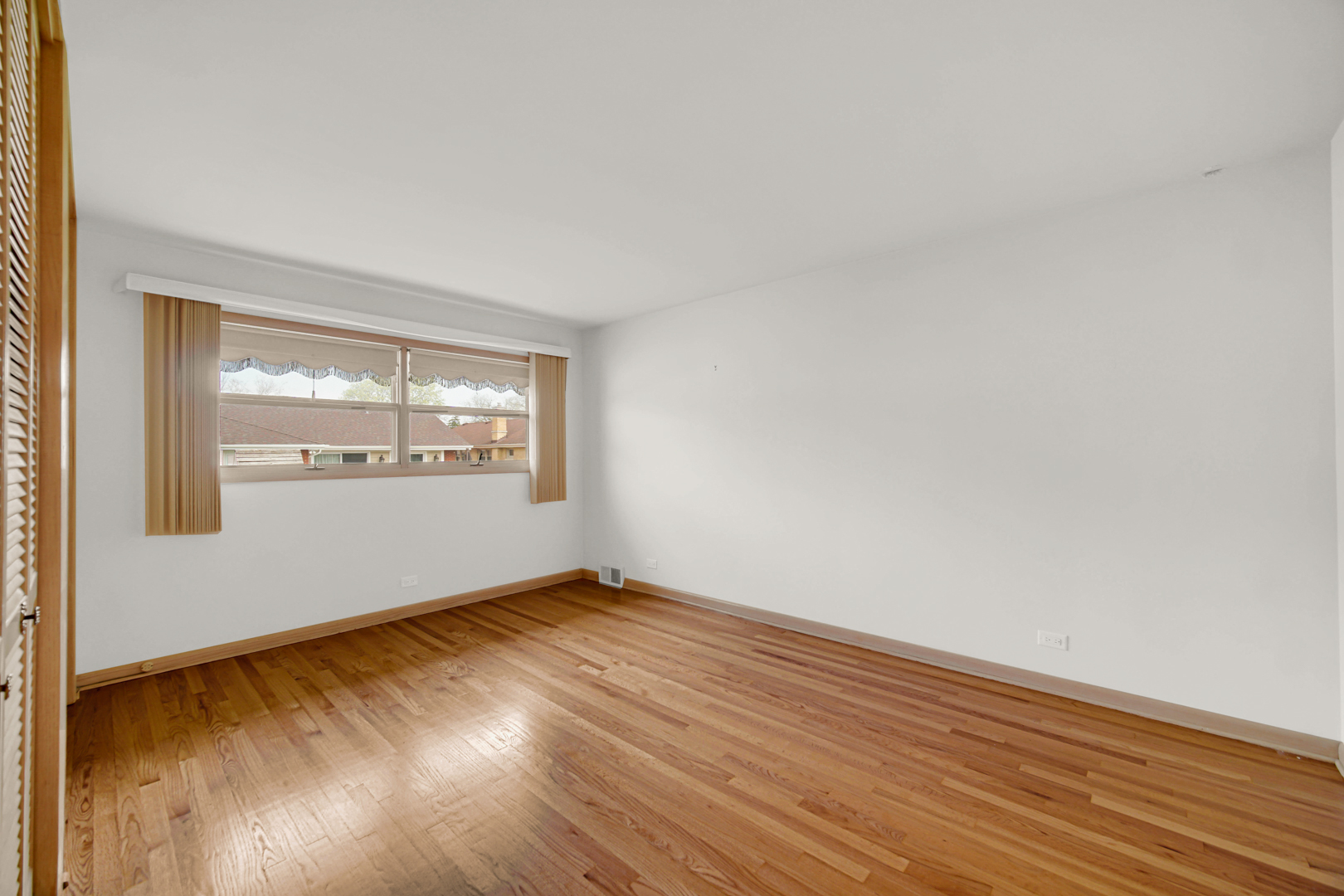 10916 Kingston Street, Westchester, IL 60154