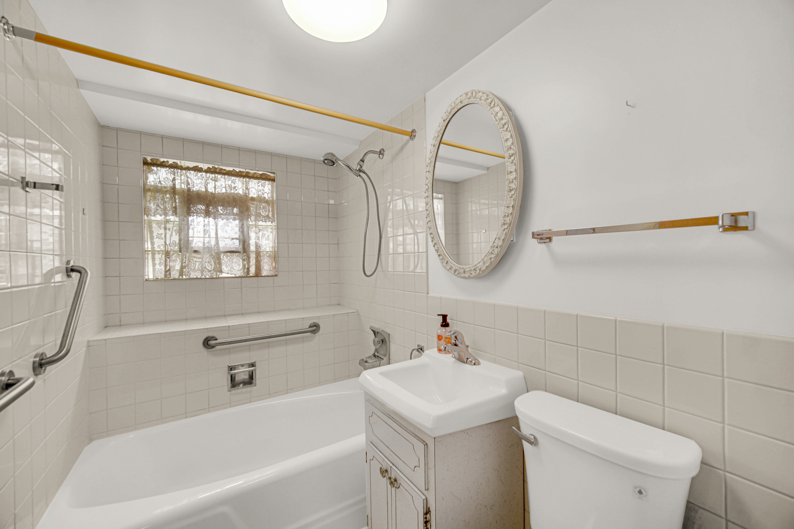 10916 Kingston Street, Westchester, IL 60154