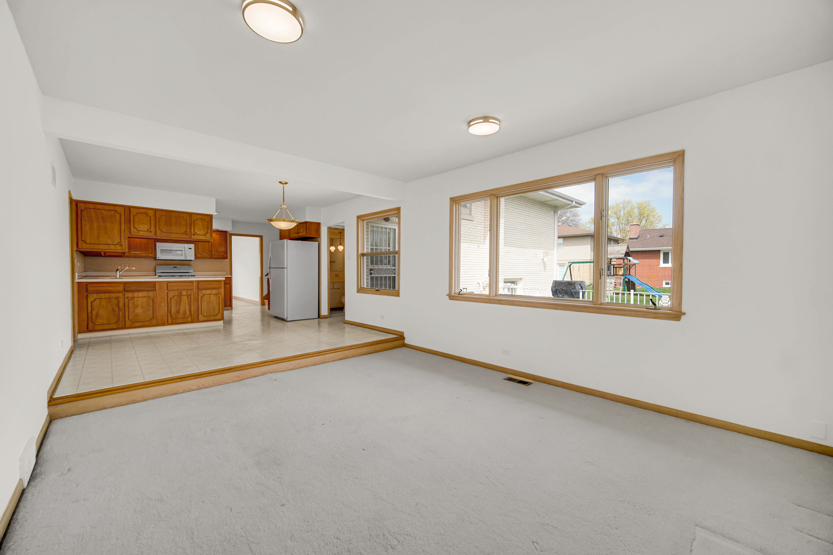 10916 Kingston Street, Westchester, IL 60154