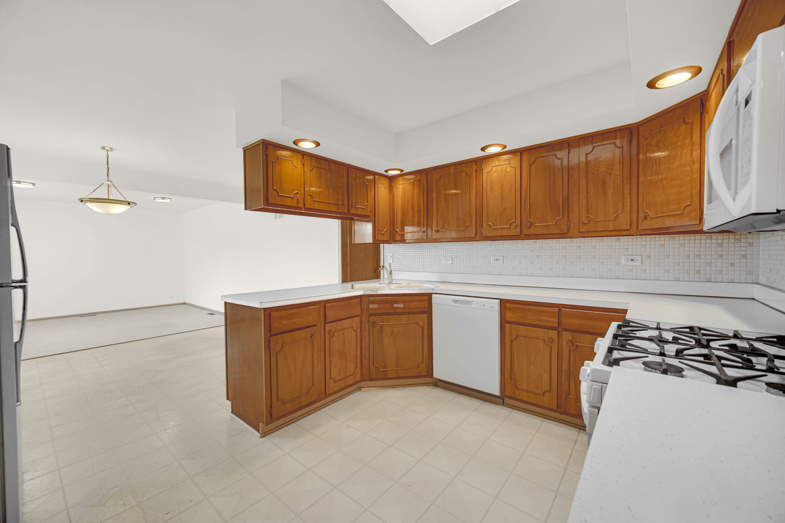 10916 Kingston Street, Westchester, IL 60154