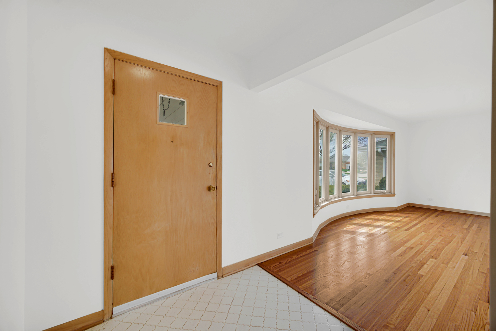 10916 Kingston Street, Westchester, IL 60154