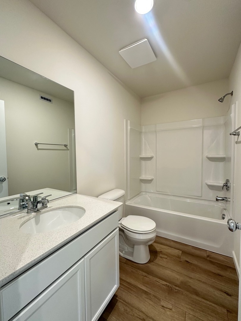 2320 Horseshoe Circles, Naperville, IL 60564