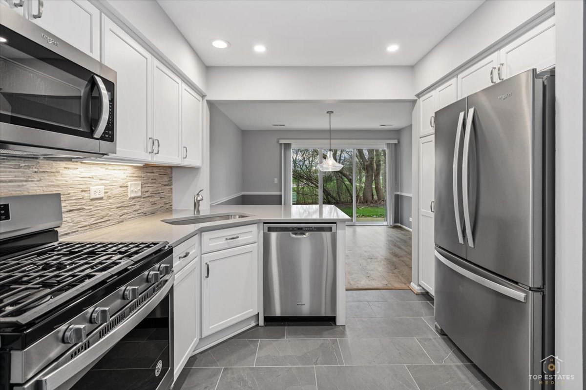 1606 W ORCHARD Place #1606, Arlington Heights, IL 60005