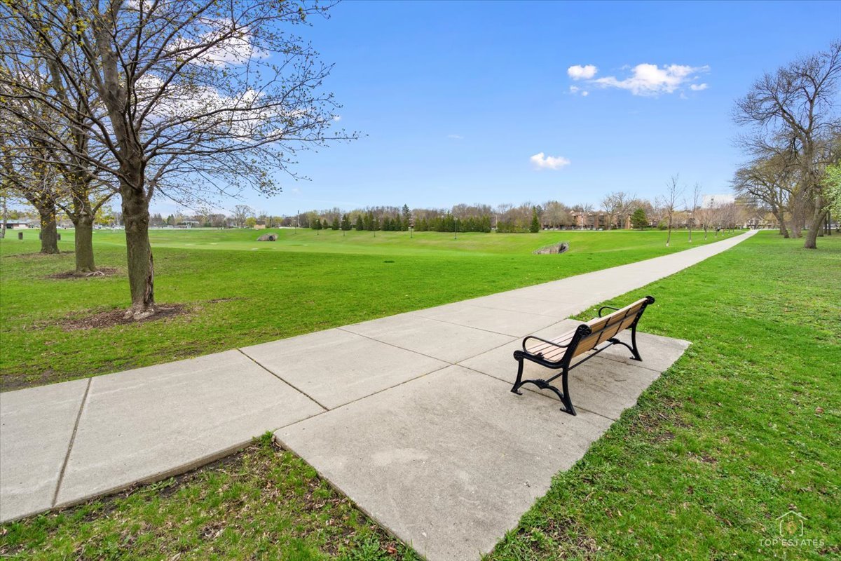 1606 W ORCHARD Place #1606, Arlington Heights, IL 60005