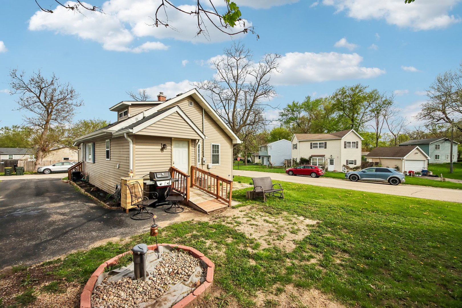 316 Lily Lane, Lakemoor, IL 60051