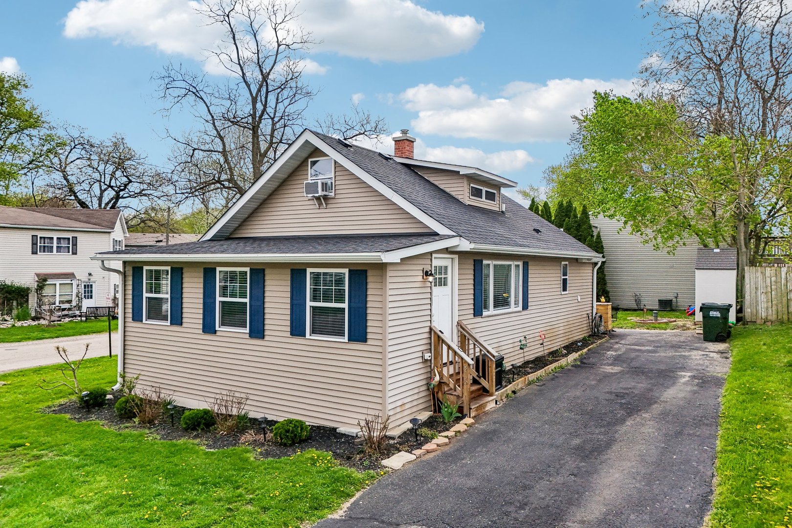 316 Lily Lane, Lakemoor, IL 60051