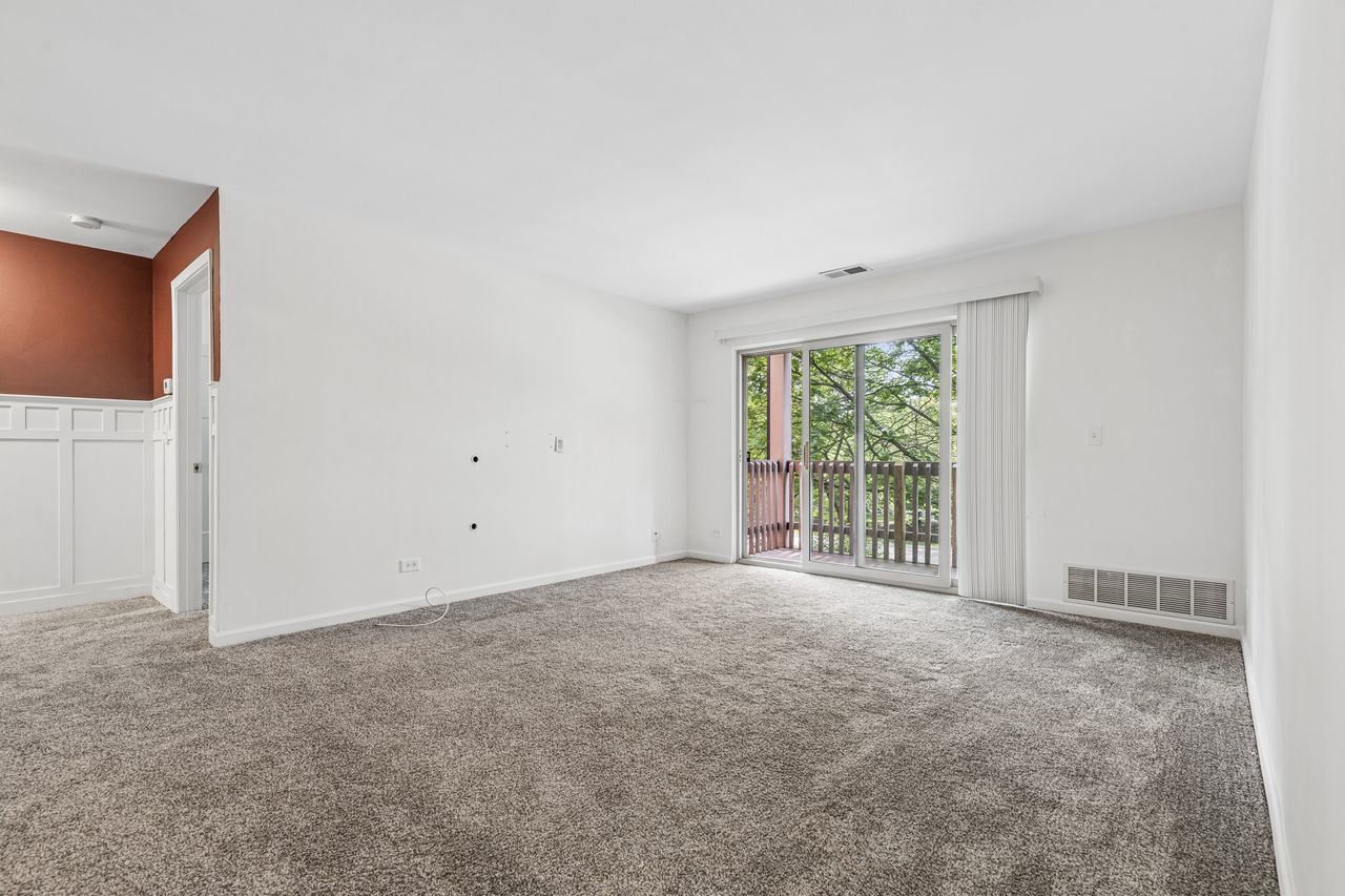 104 Glengarry Drive #206, Bloomingdale, IL 60108