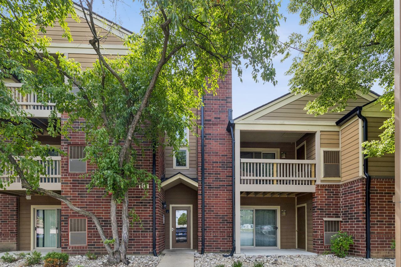 104 Glengarry Drive #206, Bloomingdale, IL 60108