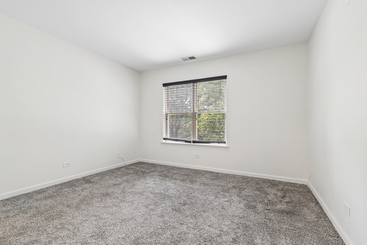 104 Glengarry Drive #206, Bloomingdale, IL 60108