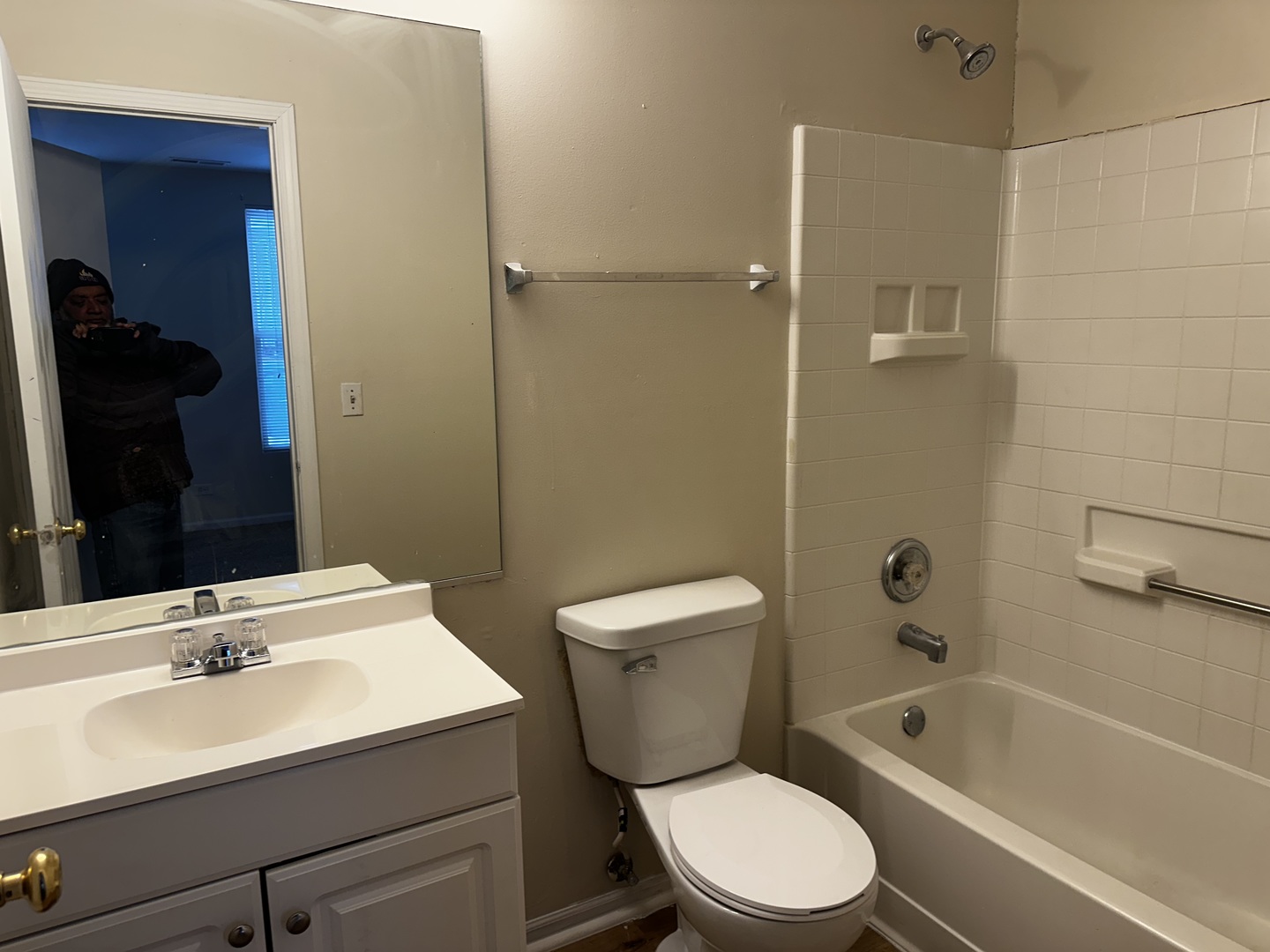 1121 Symphony Drive, Aurora, IL 60504