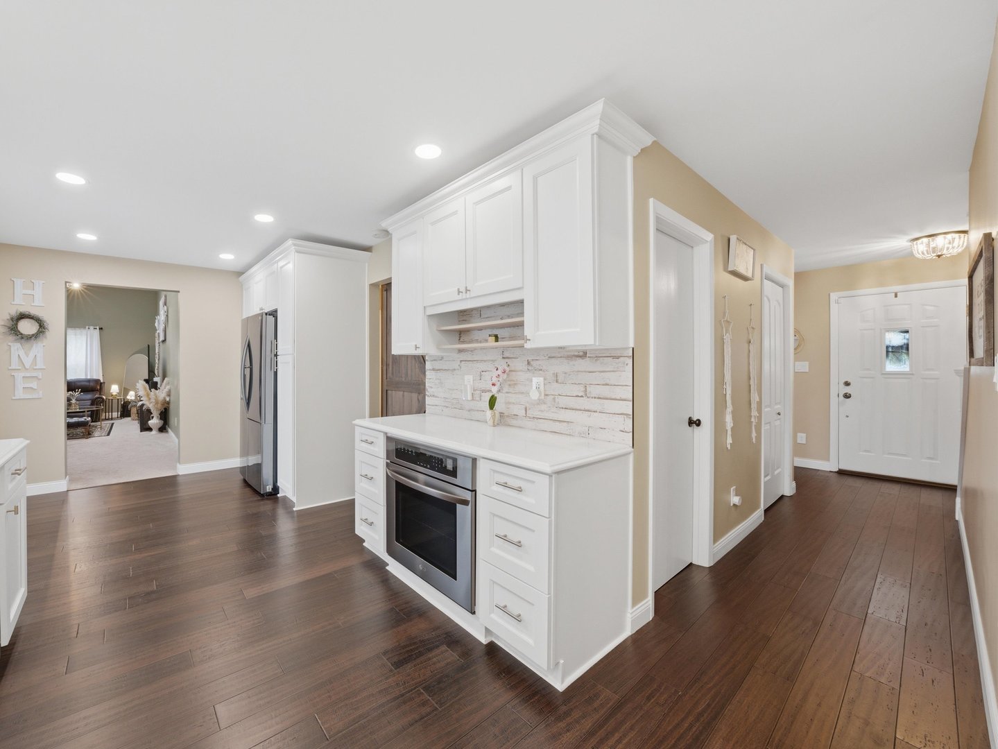 1335 Leverenz Road, Naperville, IL 60564