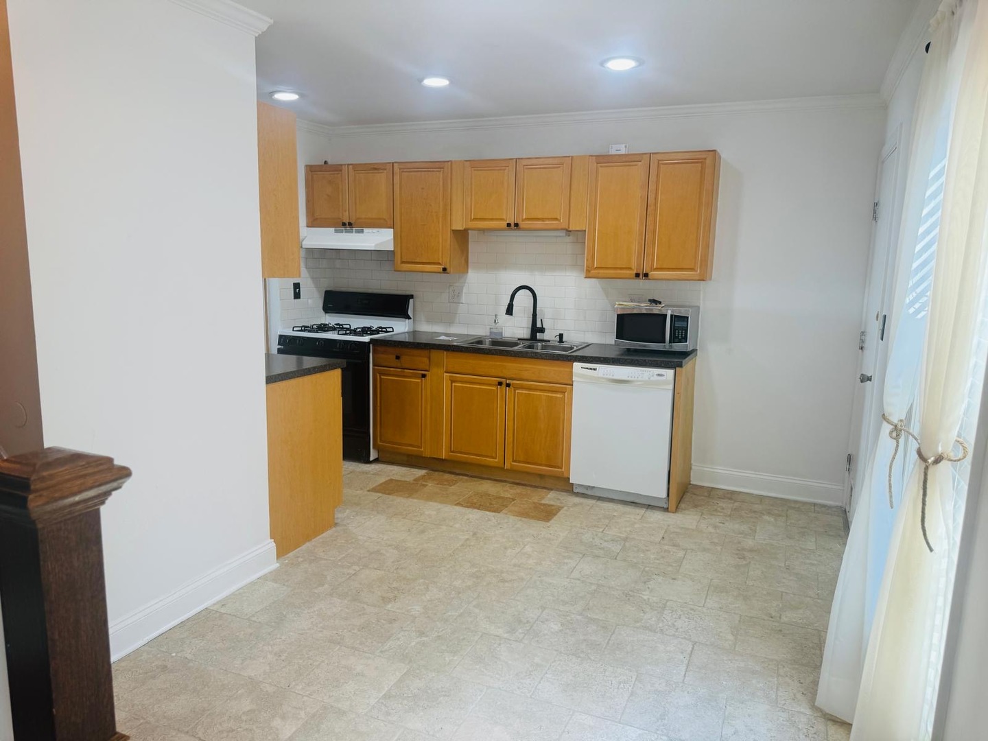 2454 Devonshire Court, Aurora, IL 60502