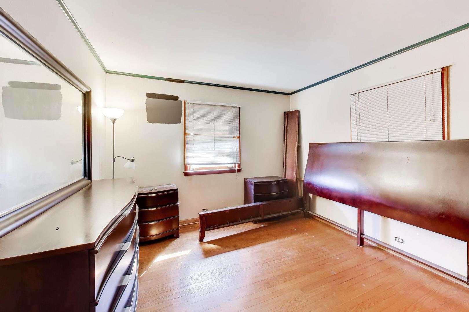 243 S Center Street, Bensenville, IL 60106