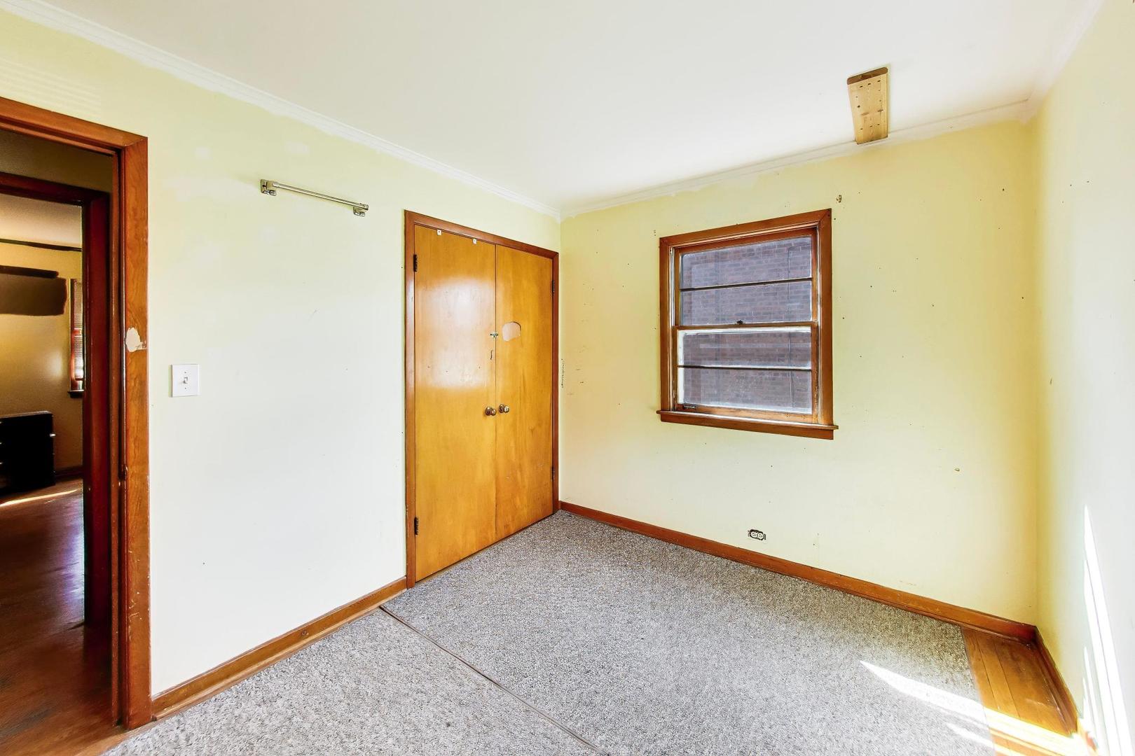 243 S Center Street, Bensenville, IL 60106