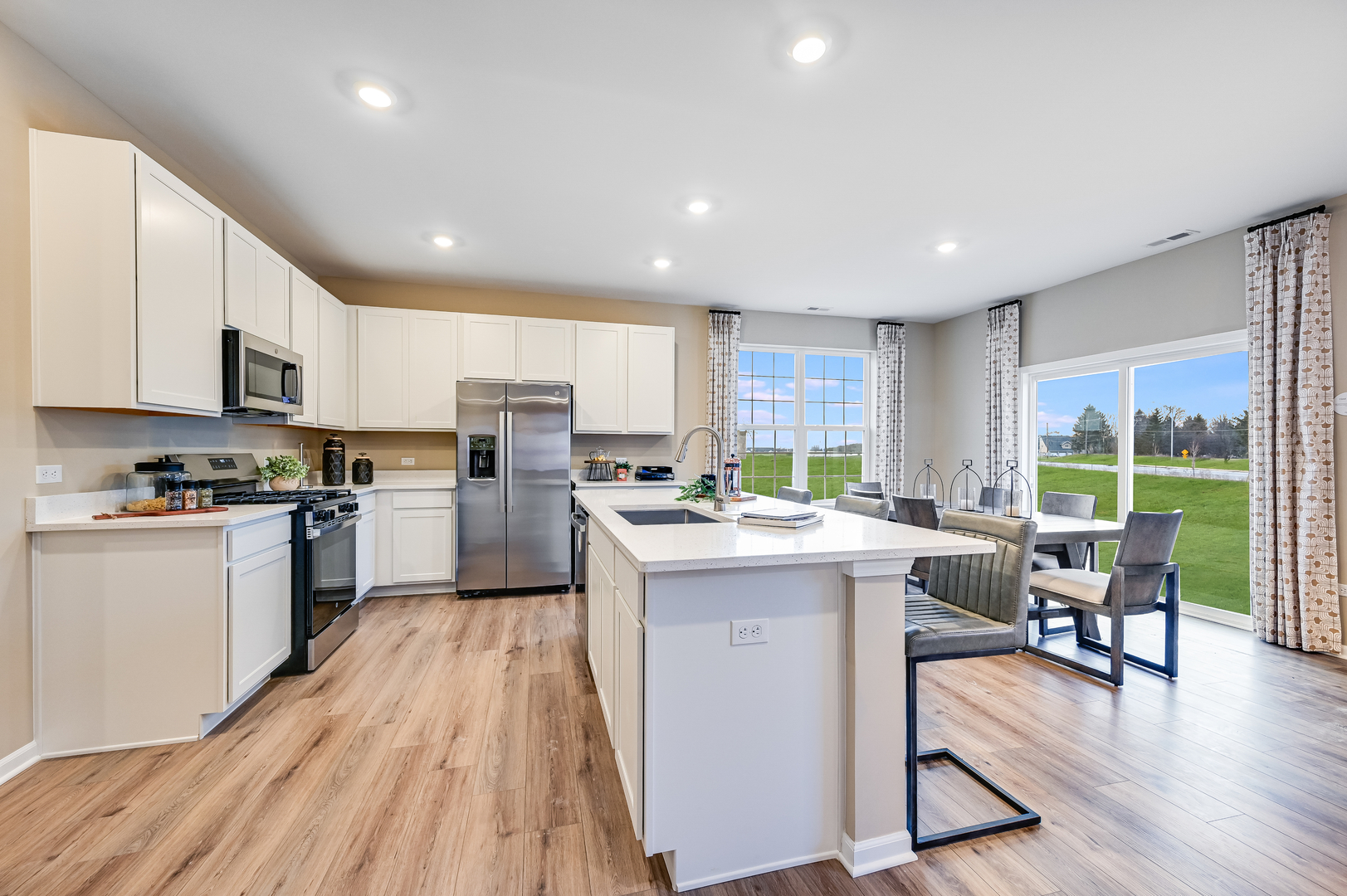 520 N. Oak Street, Hinckley, IL 60520