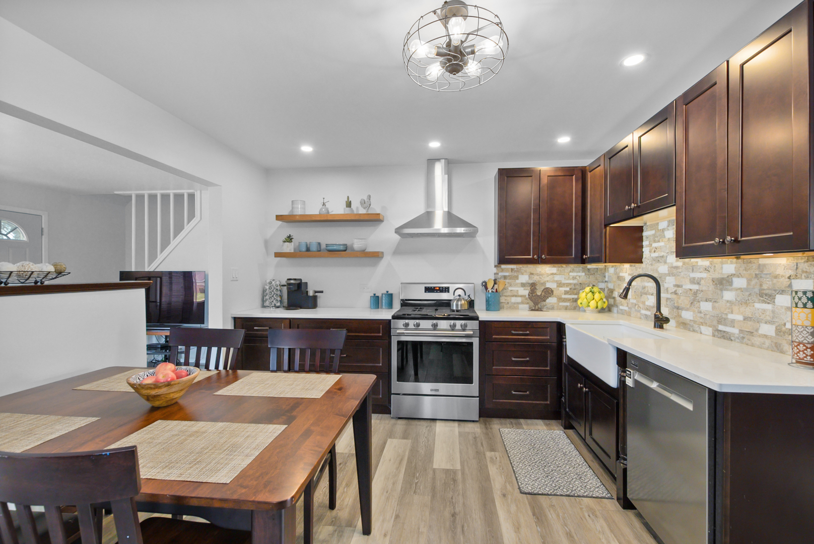 6937 Stanford Drive, Bridgeview, IL 60455