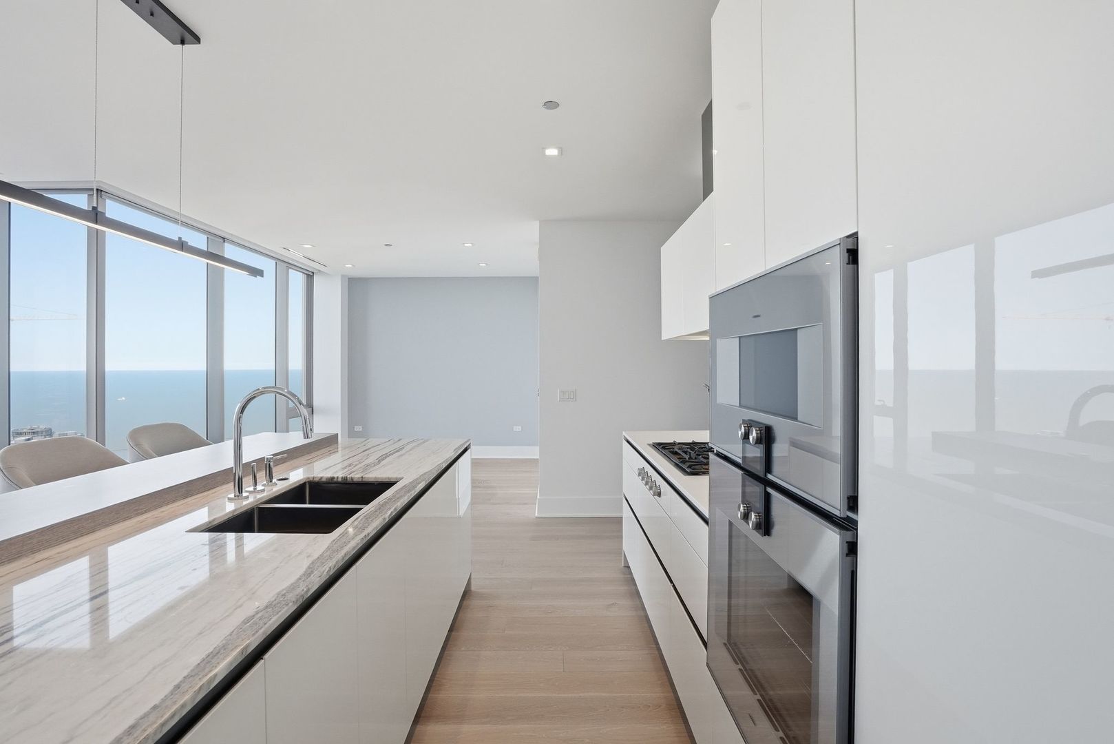 363 E Wacker Drive #6905, Chicago, IL 60601