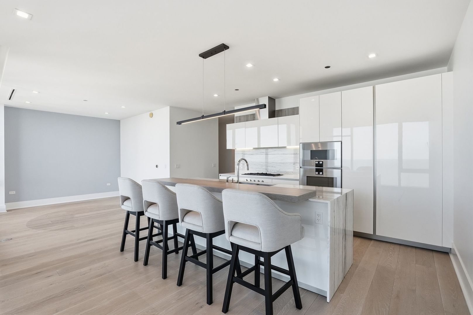 363 E Wacker Drive #6905, Chicago, IL 60601