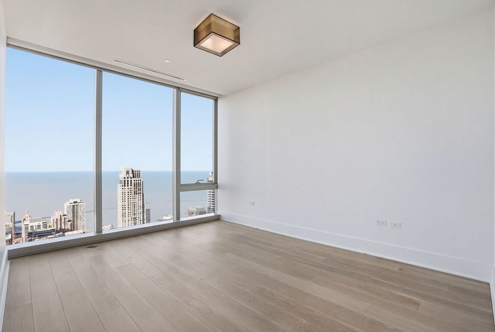 363 E Wacker Drive #6905, Chicago, IL 60601