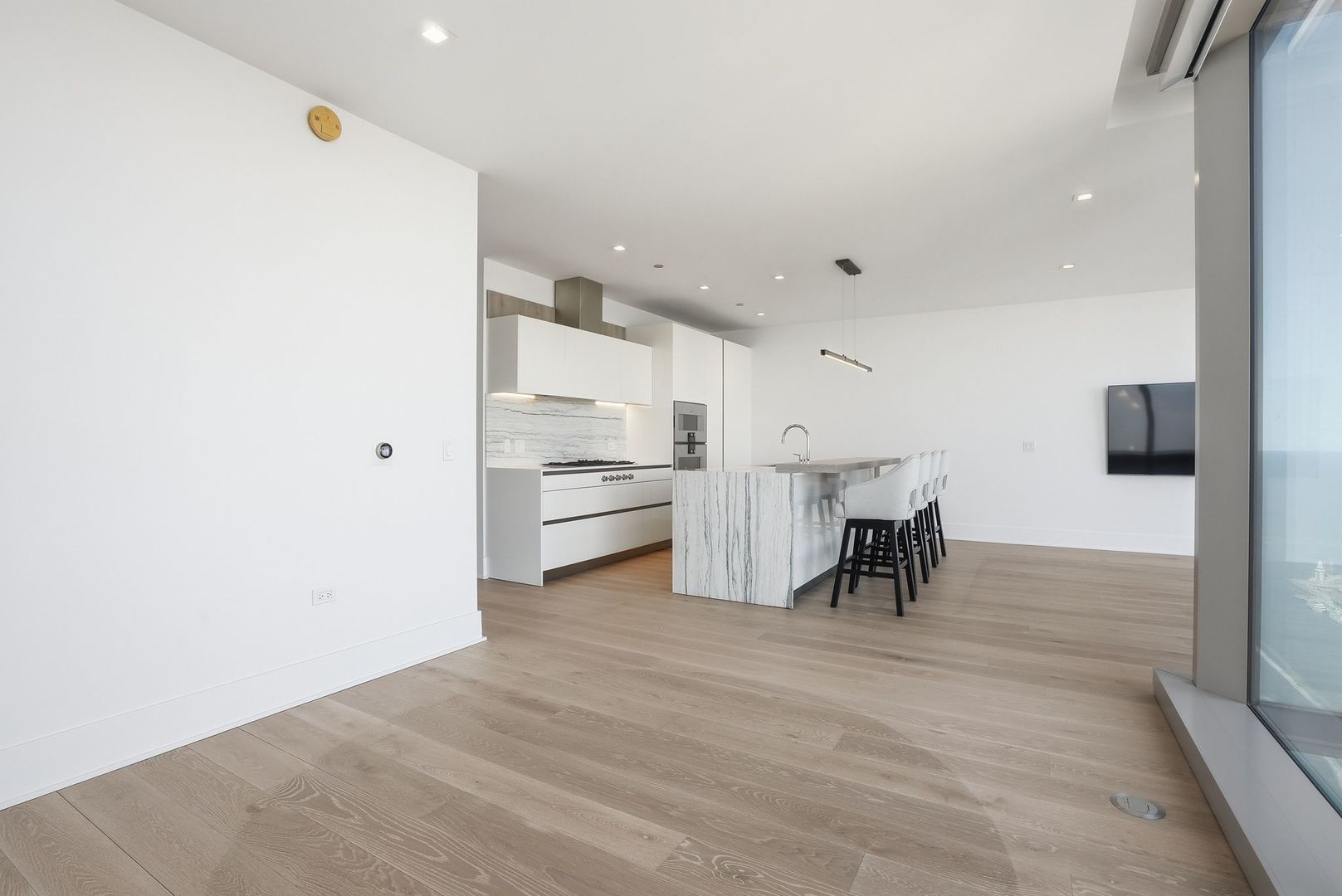 363 E Wacker Drive #6905, Chicago, IL 60601