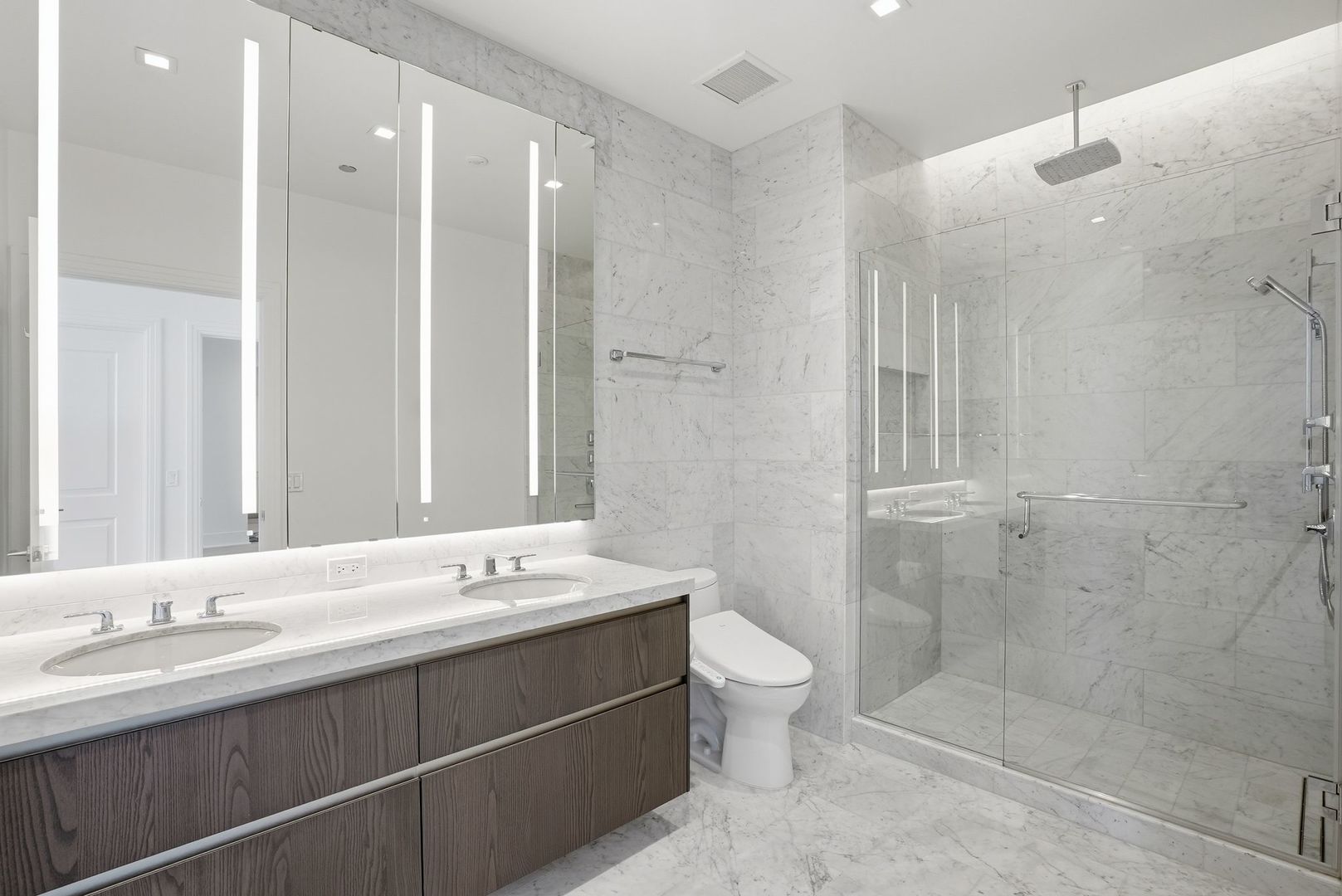 363 E Wacker Drive #6905, Chicago, IL 60601