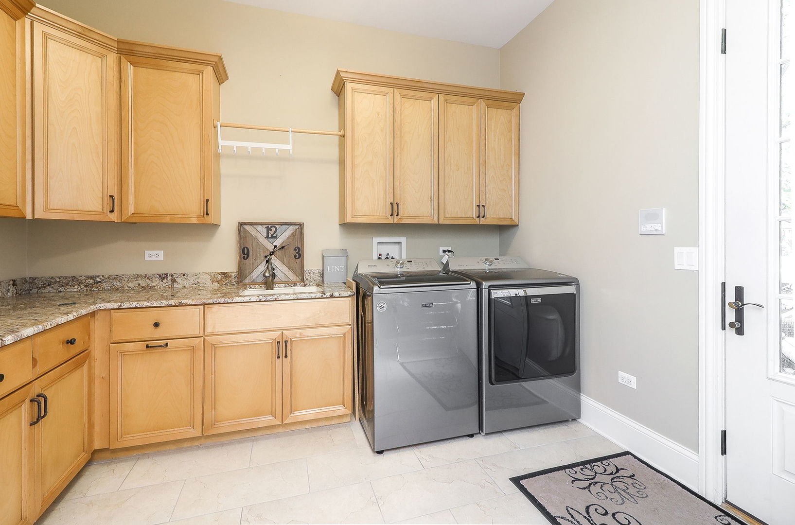 616 Driftwood Court, Naperville, IL 60540