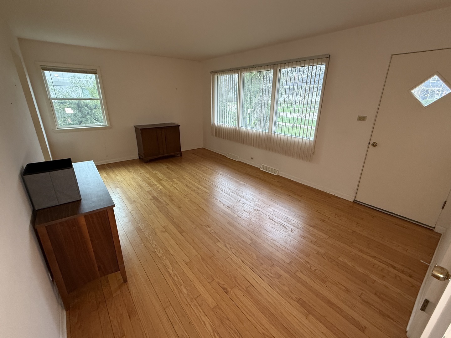 210 Hill Avenue, Glen Ellyn, IL 60137