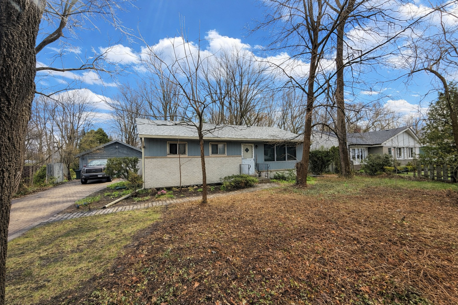 210 Hill Avenue, Glen Ellyn, IL 60137