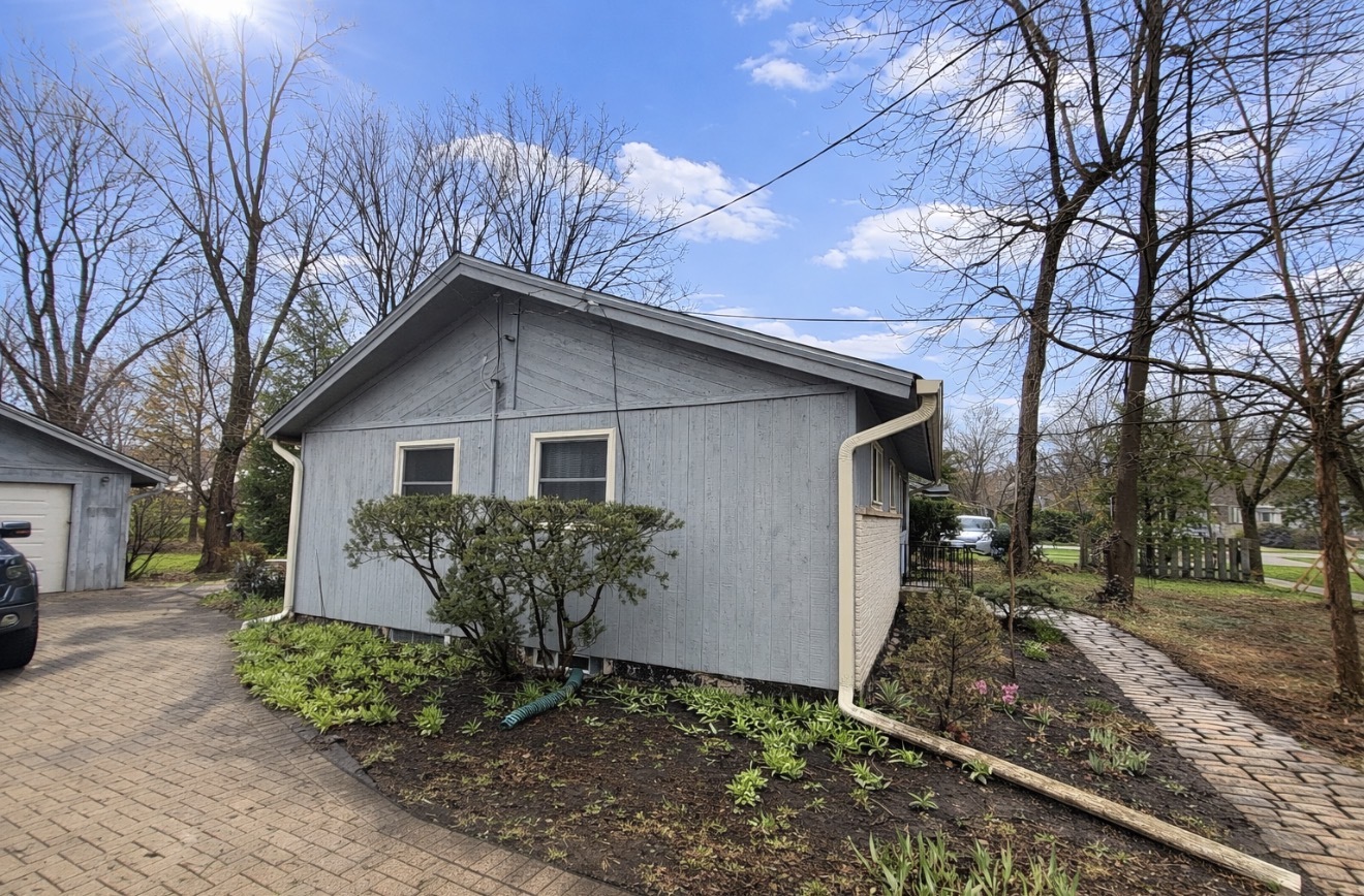 210 Hill Avenue, Glen Ellyn, IL 60137