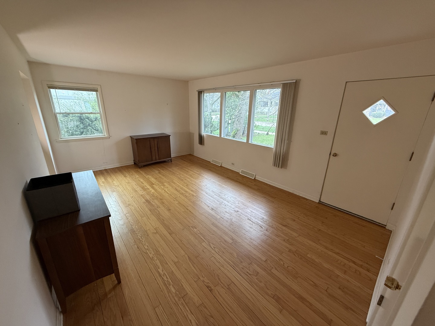 210 Hill Avenue, Glen Ellyn, IL 60137