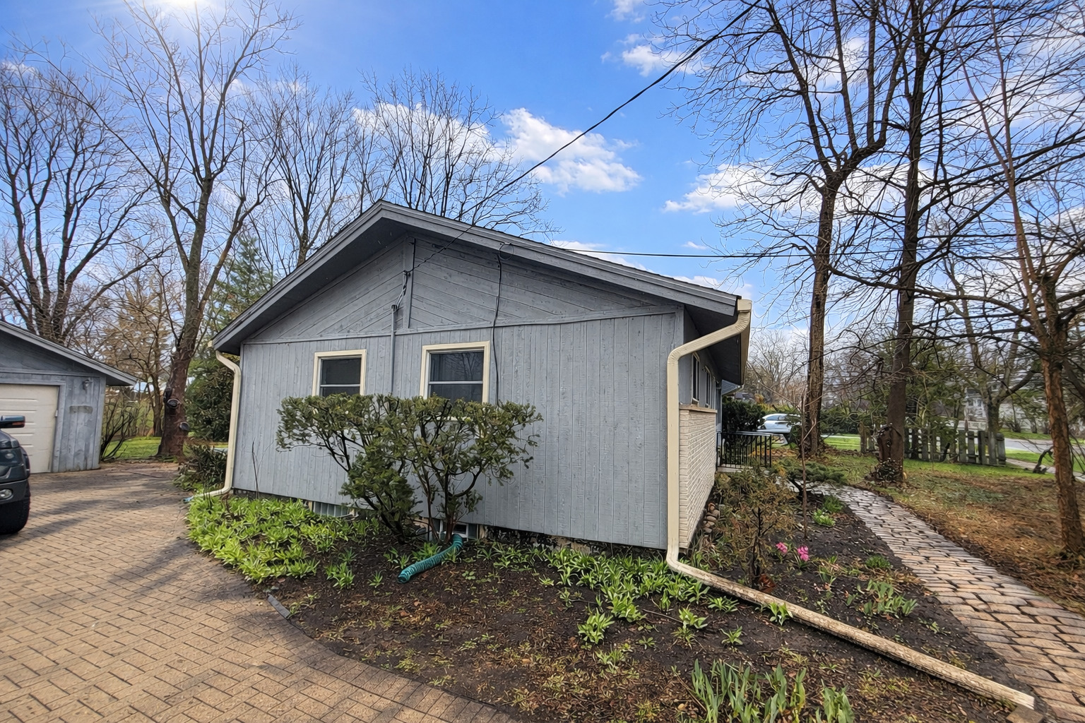 210 Hill Avenue, Glen Ellyn, IL 60137