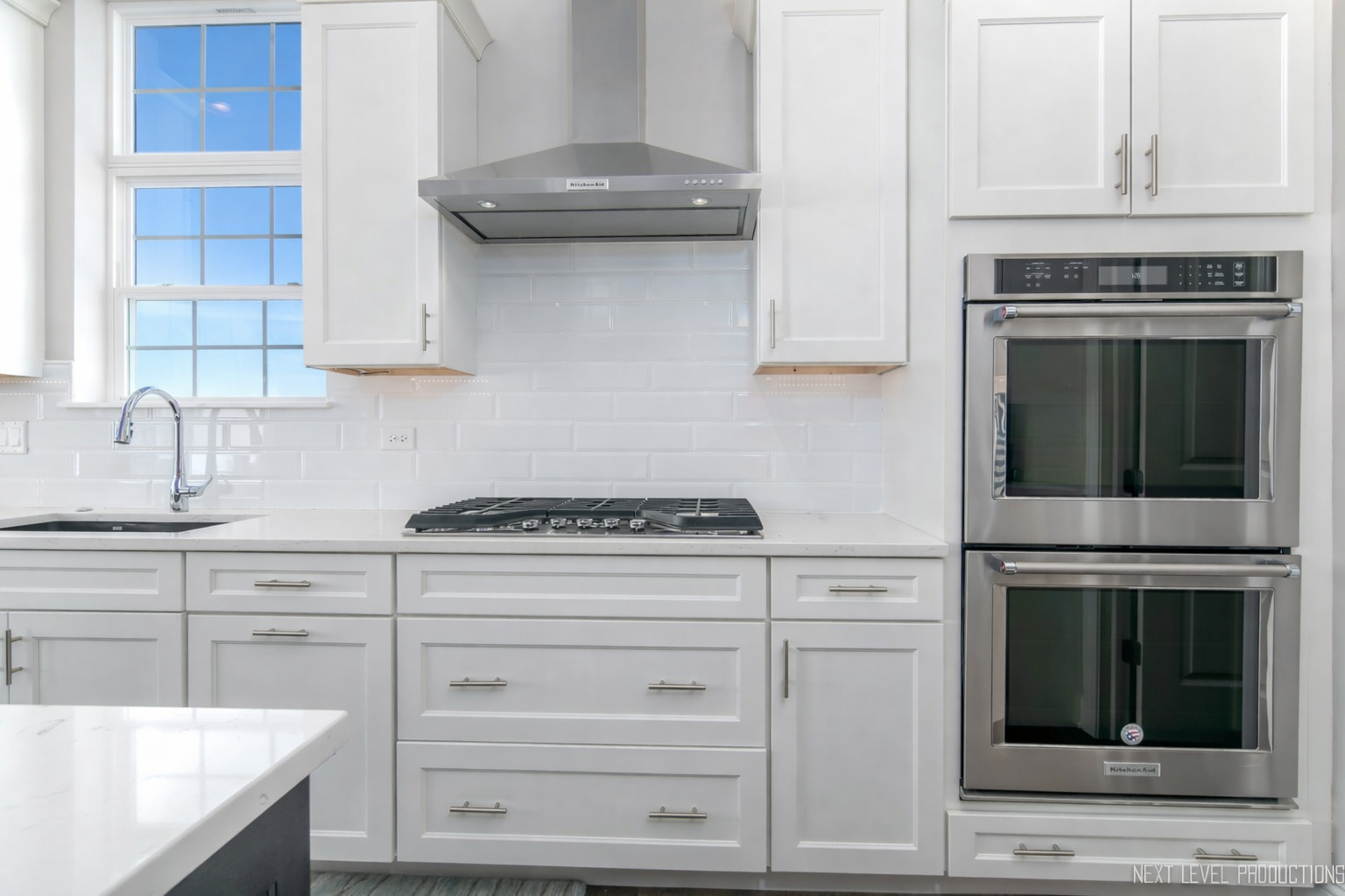 1030 Hilldale Drive, St. Charles, IL 60175