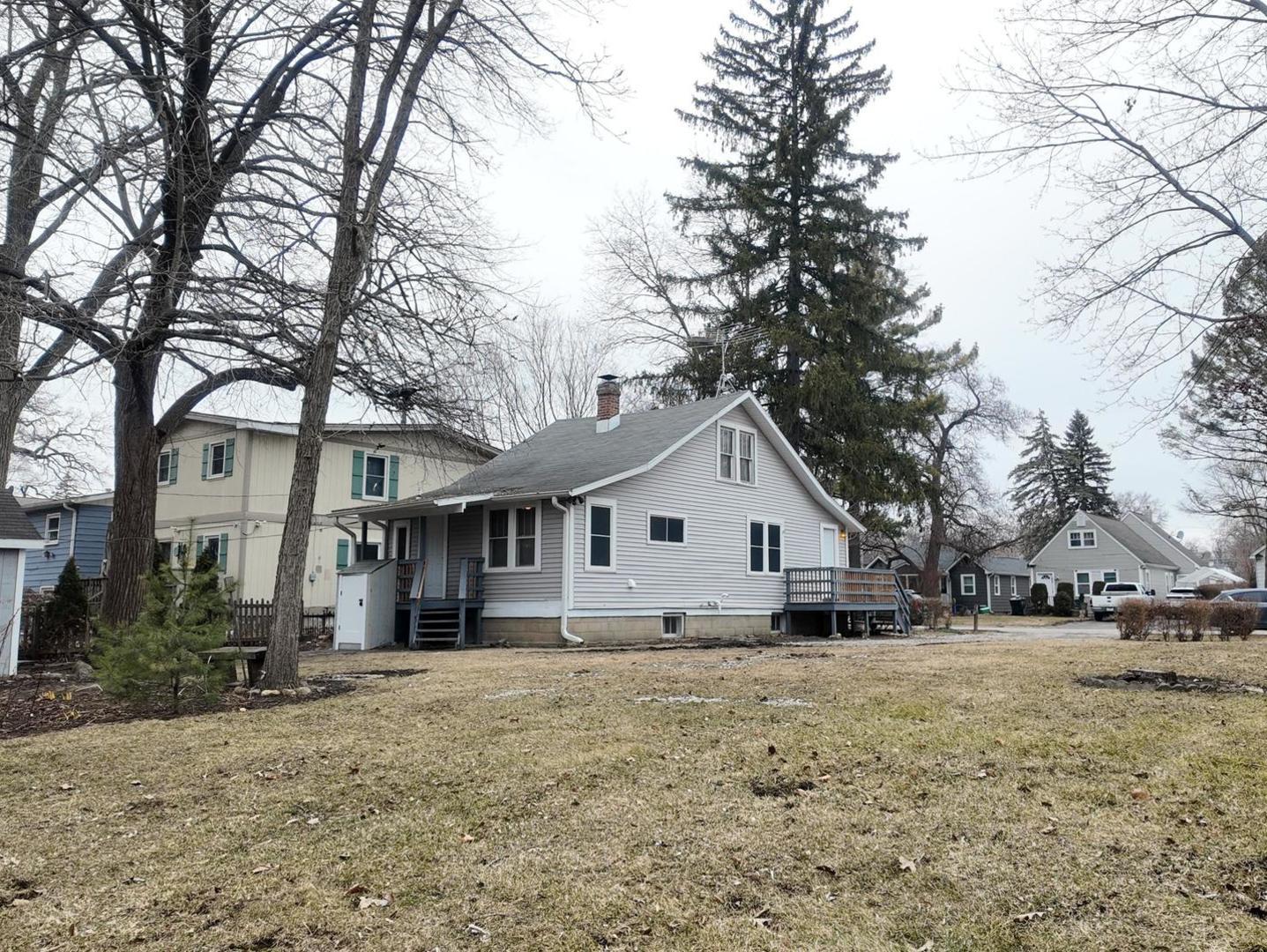 117 Woodland Drive, Round Lake Beach, IL 60073