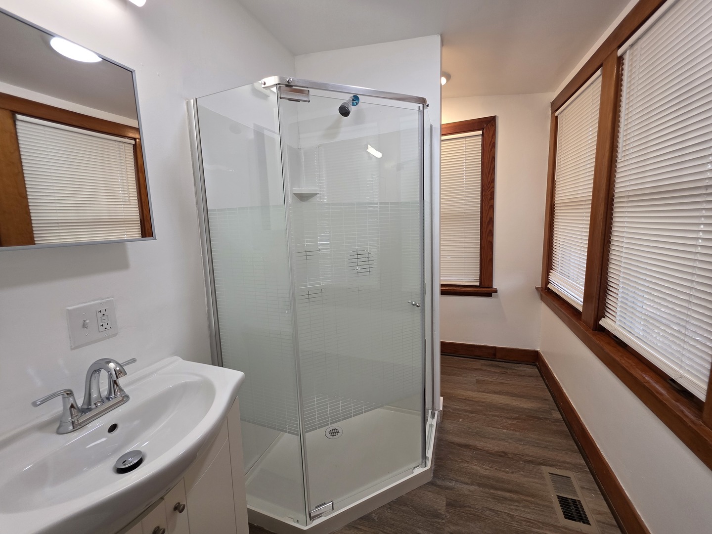 117 Woodland Drive, Round Lake Beach, IL 60073