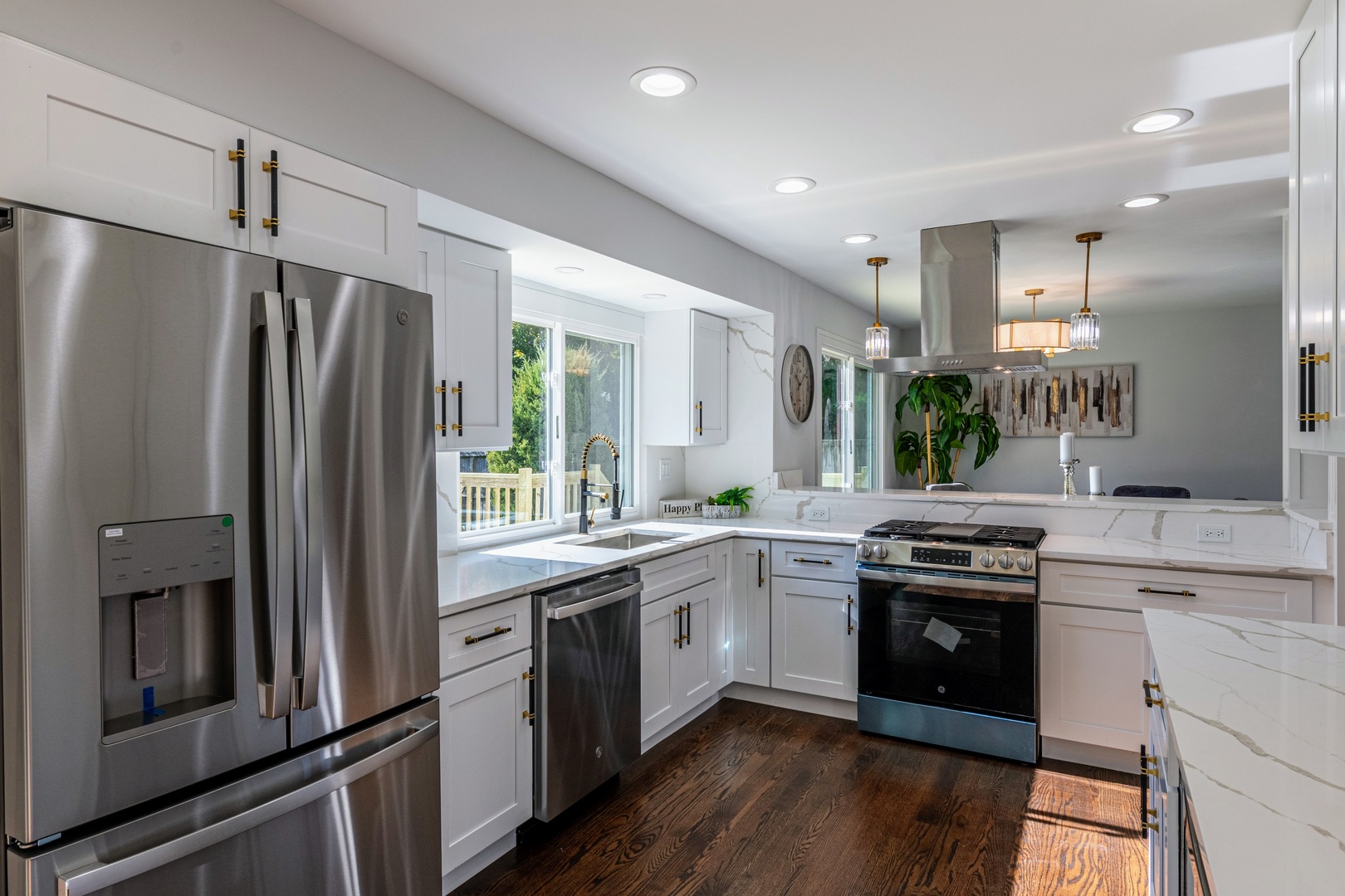 380 Ventura Club Drive, Roselle, IL 60172