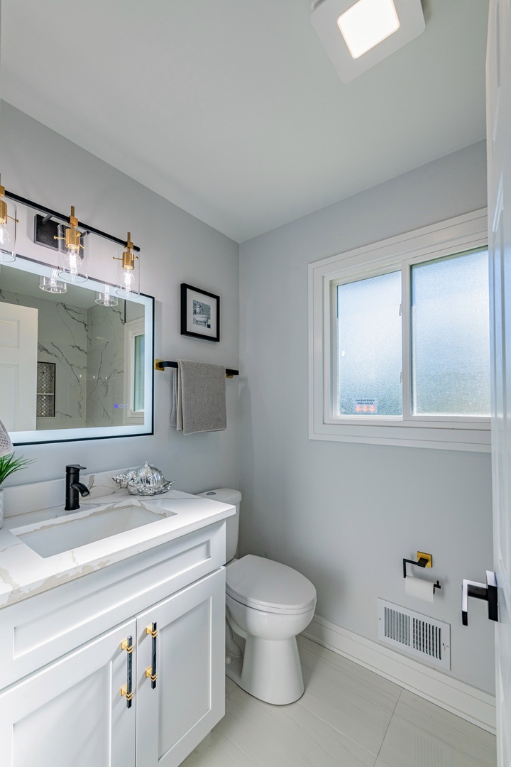 380 Ventura Club Drive, Roselle, IL 60172