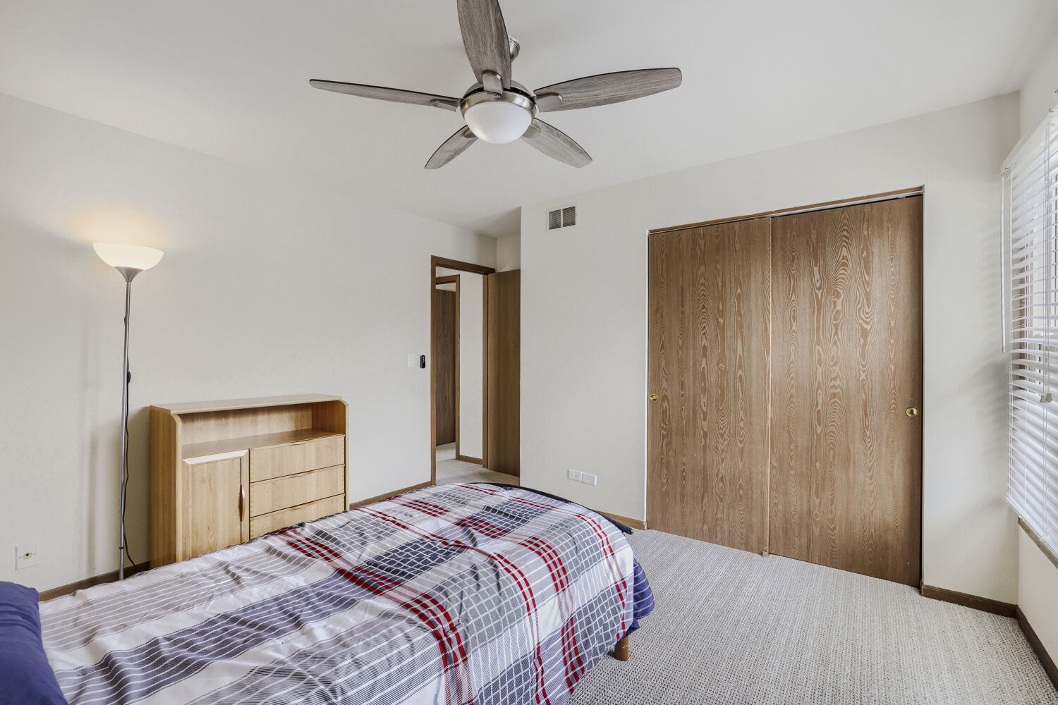 305 N Fiore Parkway, Vernon Hills, IL 60061