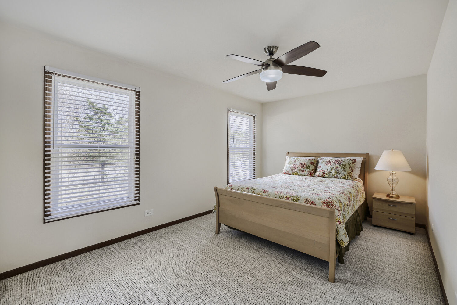 305 N Fiore Parkway, Vernon Hills, IL 60061