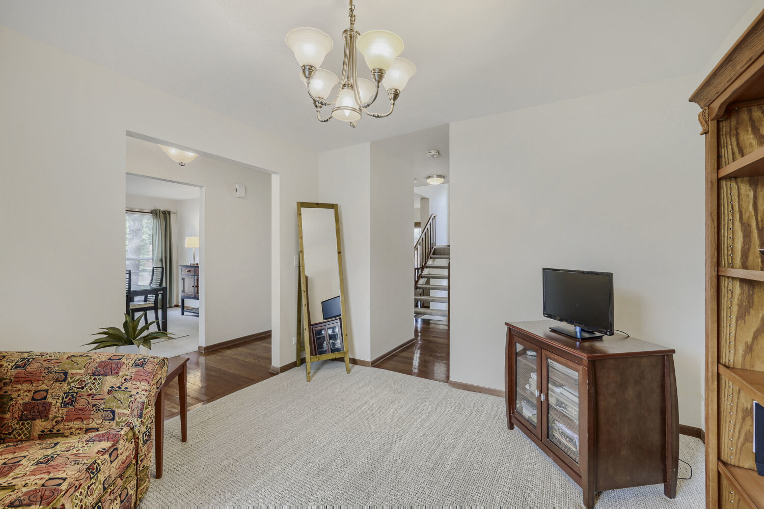 305 N Fiore Parkway, Vernon Hills, IL 60061